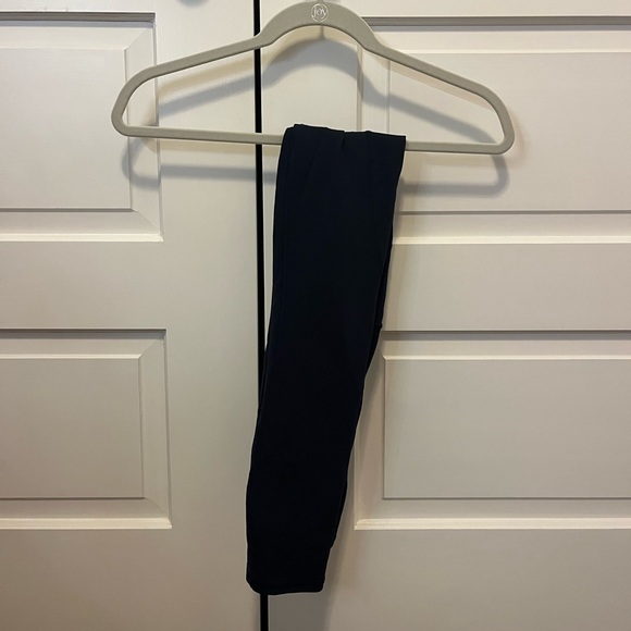 Navy in movement crop lululemon leggings - Picture 5 of 7